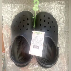 Black Crocs W sz 6 — M sz 4